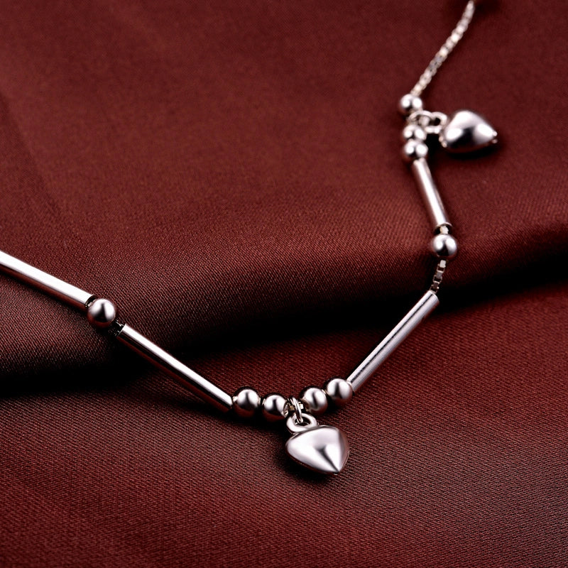 𝐈𝐬 𝐈𝐭 𝐆𝐨𝐨𝐝 𝐓𝐨 𝐖𝐞𝐚𝐫 𝐒𝐢𝐥𝐯𝐞𝐫 𝐀𝐧𝐤𝐥𝐞𝐭𝐬 𝐀𝐬 𝐀 𝐅𝐞𝐦𝐚𝐥𝐞?