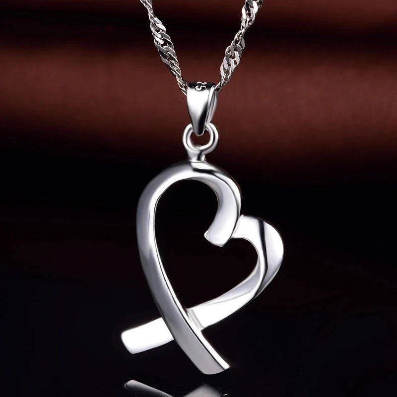 𝐖𝐡𝐚𝐭 𝐌𝐚𝐤𝐞𝐬 𝐀 𝐆𝐨𝐨𝐝 𝐆𝐢𝐟𝐭 𝐅𝐨𝐫 𝐆𝐢𝐫𝐥𝐟𝐫𝐢𝐞𝐧𝐝? - 𝕮𝖍𝖎𝖈𝖚𝖙𝖊