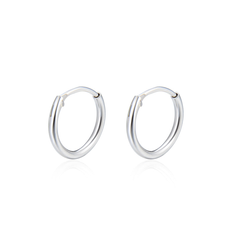 Delicate hoop earrings
