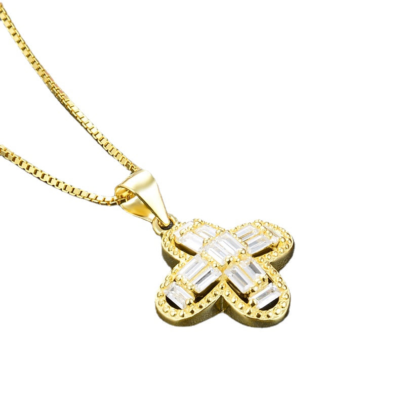 Gold necklace to buy for girlfriend