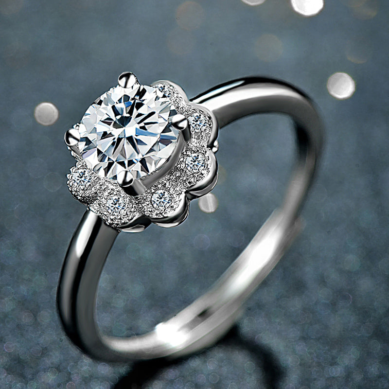 Glittering diamond ring