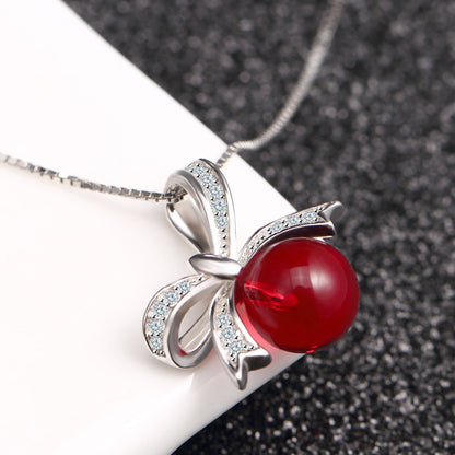 Elegant pendant necklace