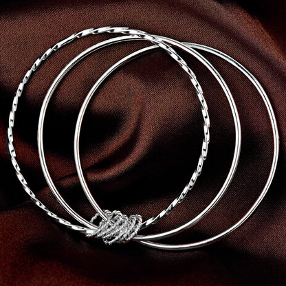 Fashionable silver bracelet