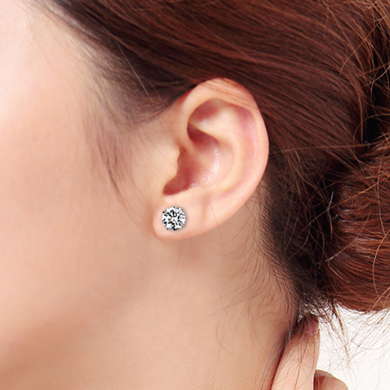 Shiny diamond stud earrings