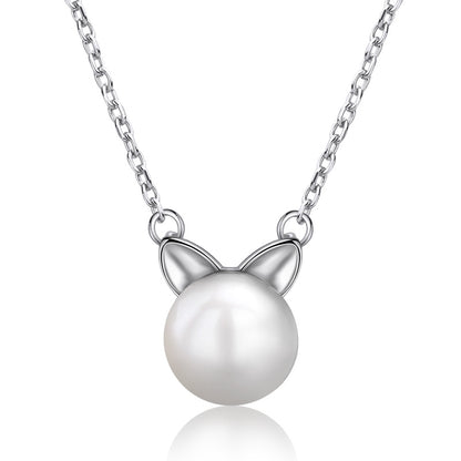Delicate pearl pendant necklace