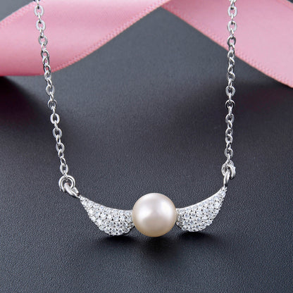 Stylish pearl necklace