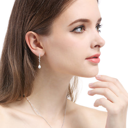 Dainty pearl earrings