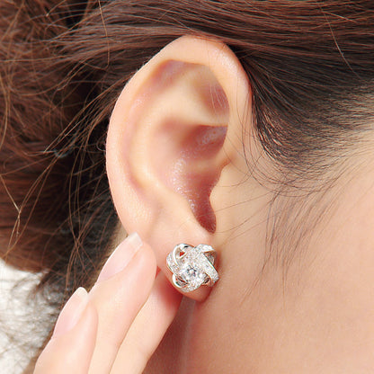 Shiny flat stud earrings