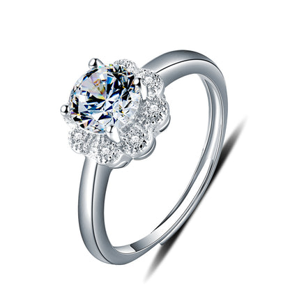 Glittering diamond ring