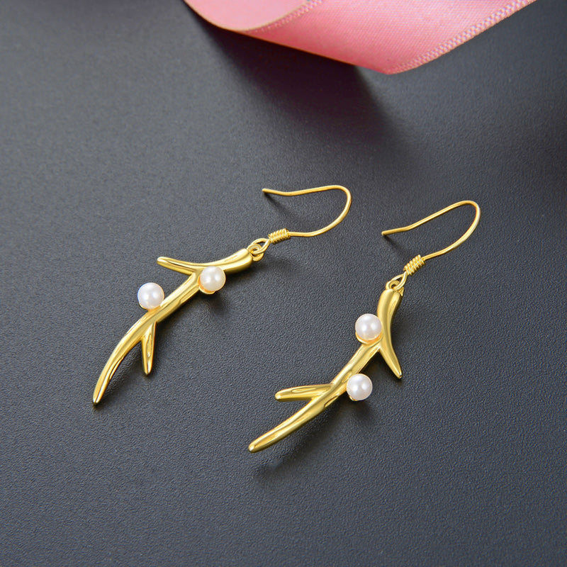 Simple gold earrings for daily use