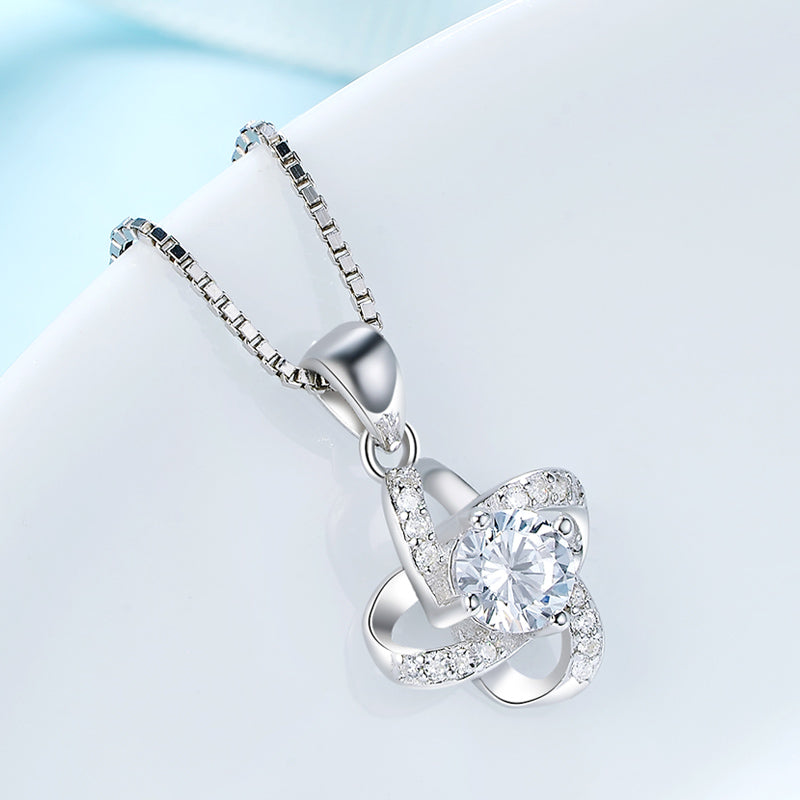Delicate silver necklace with diamond