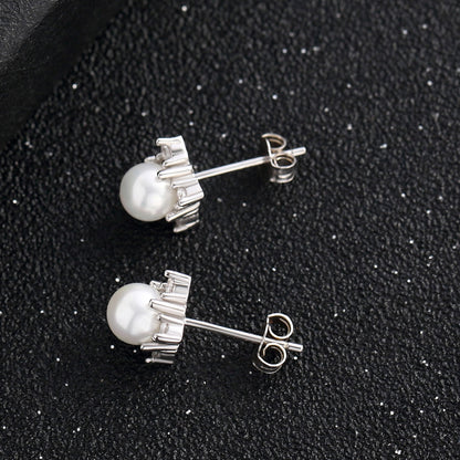 Stylish pearl earrings