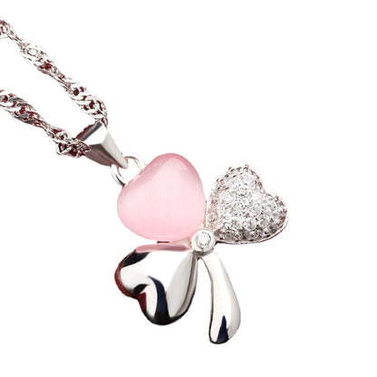 Elegant silver heart necklace