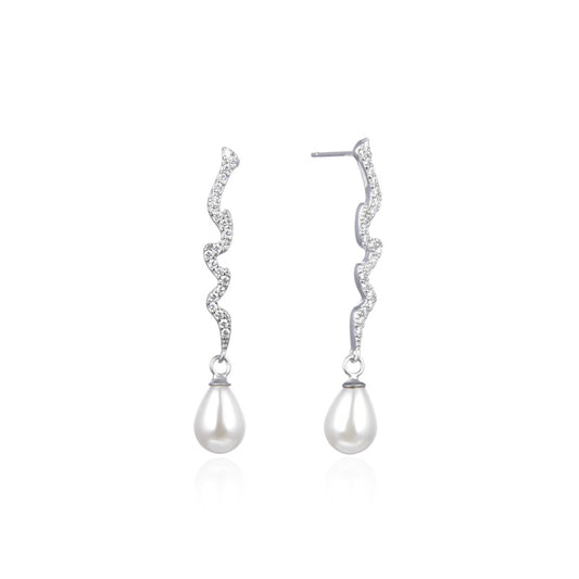 Dainty pearl earrings
