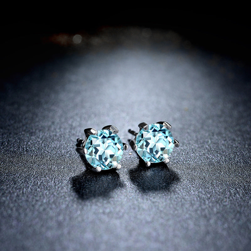 Are diamond stud earrings still in style