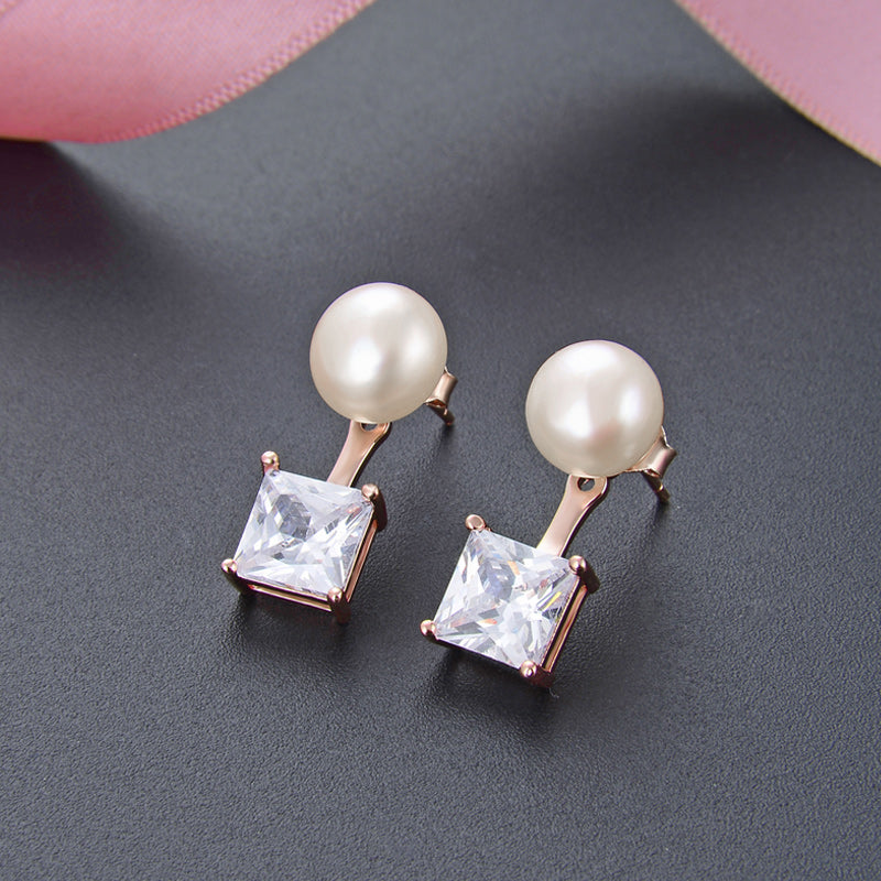 What are pearl earrings worth
