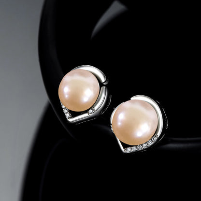 Classy pearl earrings