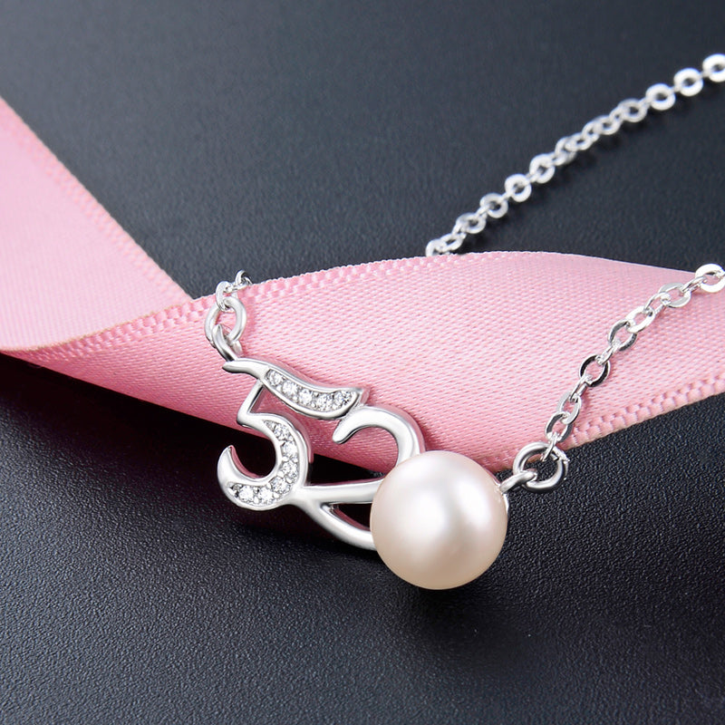Trending pearl necklace