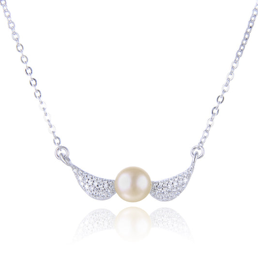 Stylish pearl necklace