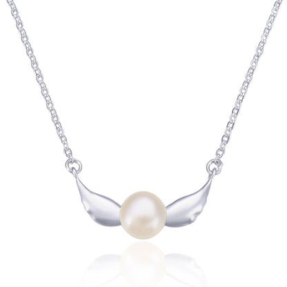 Trendy pearl necklace