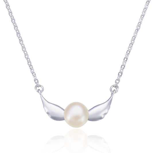 Trendy pearl necklace