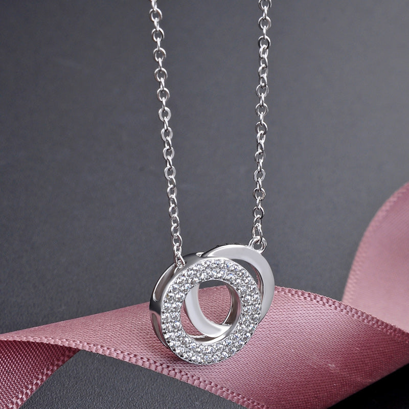 Is a necklace a good gift for girlfriend