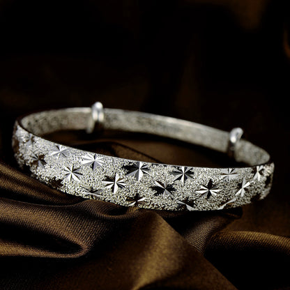 Eegant silver bangle bracelet