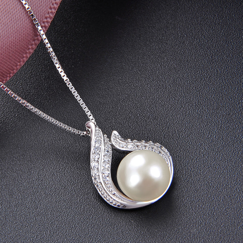 How much is a real cultured pearl necklace worth