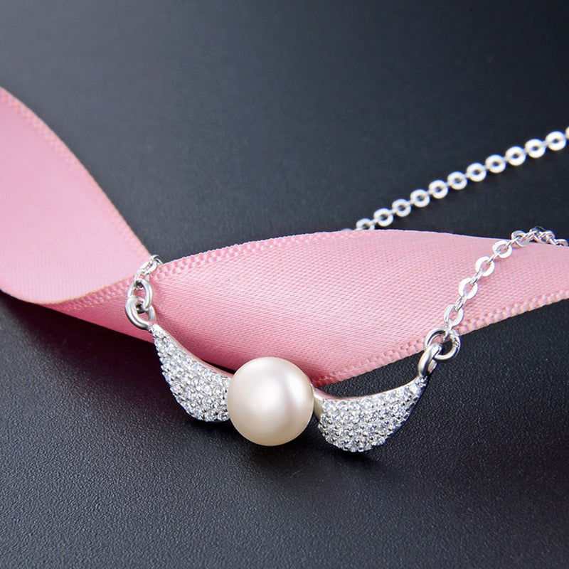 Stylish pearl necklace