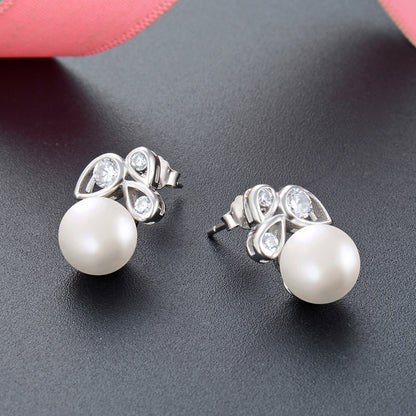 Delicate pearl jewelry