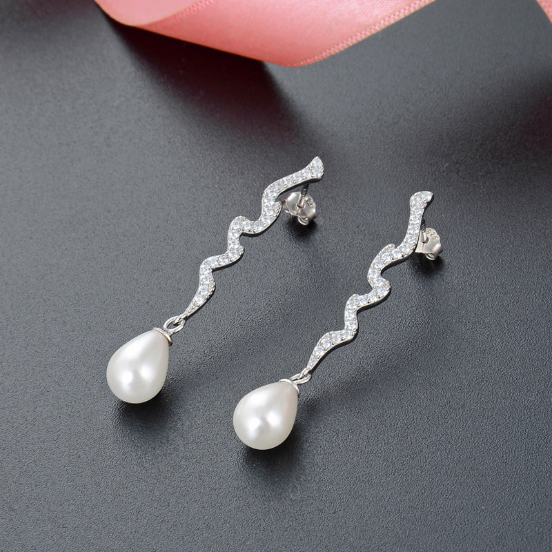 Dainty pearl earrings