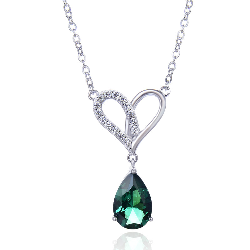Gorgeous crystal heart necklace