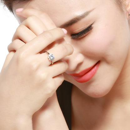 Glittering diamond ring