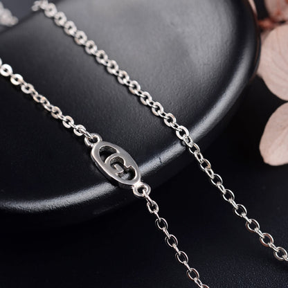 Simple silver necklace with diamond