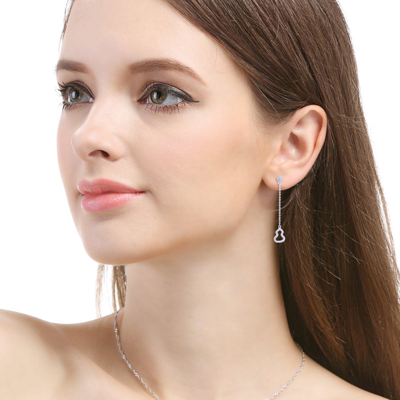 What earring material is best for sensitive ears