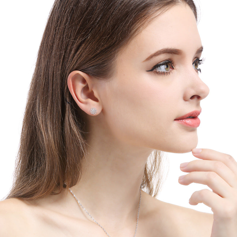 What earrings are suitable for sensitive ears