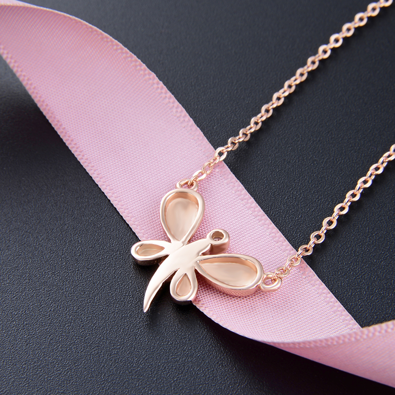 Chic rose gold necklace for her