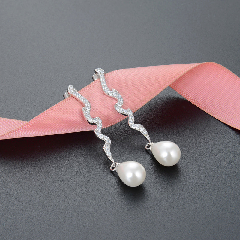 Dainty pearl earrings