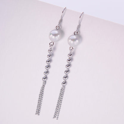 Dainty pearl earrings dangle