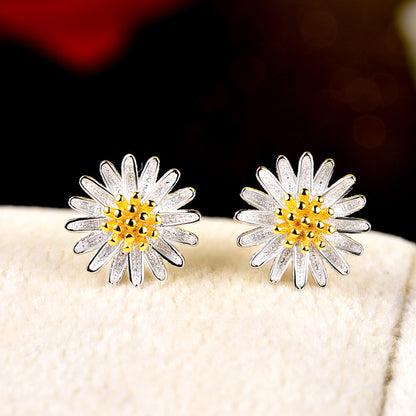 Pretty stud earrings