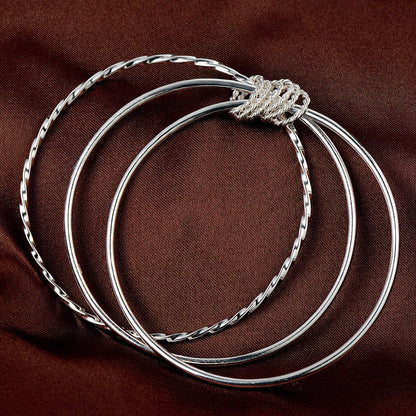 Fashionable silver bracelet