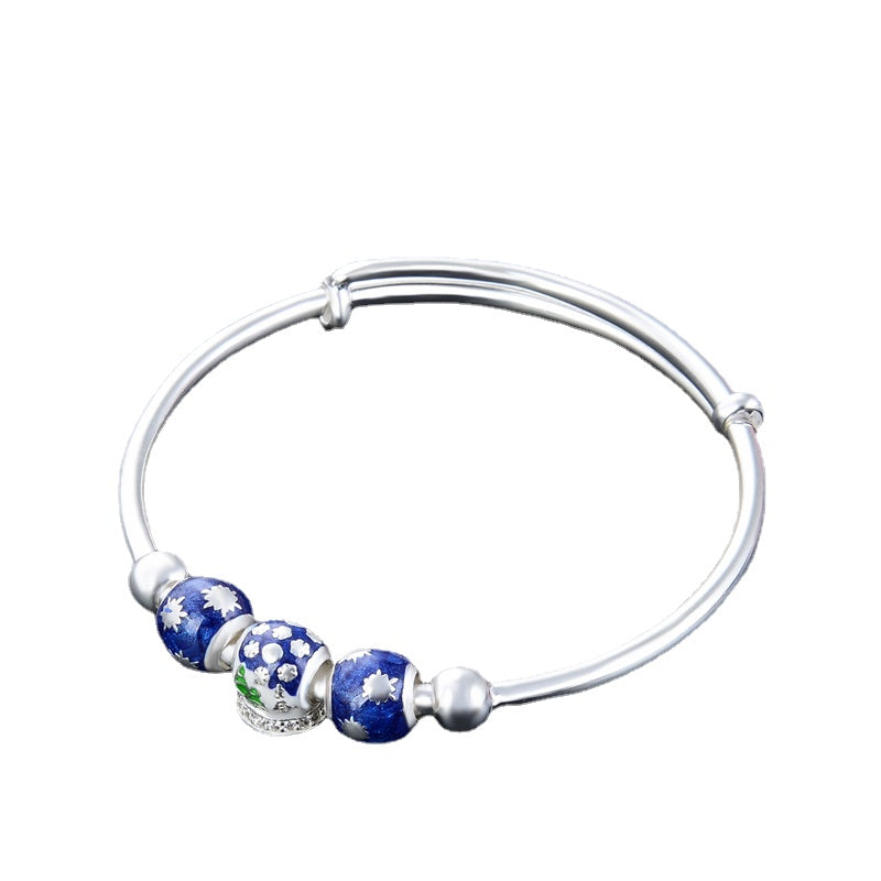 Are bangle bracelets in style