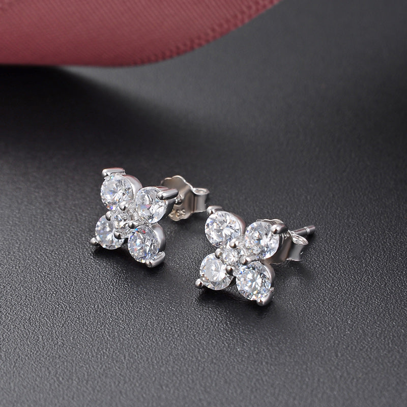 Amazing earrings diamond