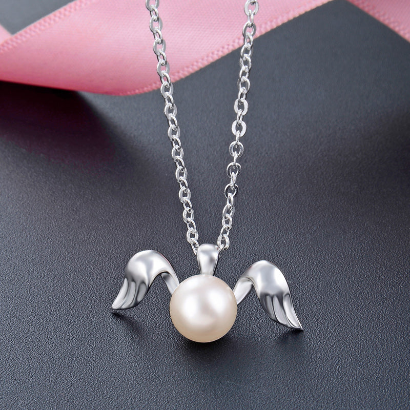 Classy pearl necklace