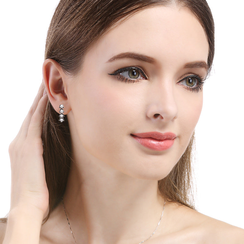 Subtle stud peral earrings