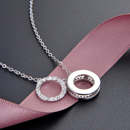 Is a necklace a good gift for girlfriend