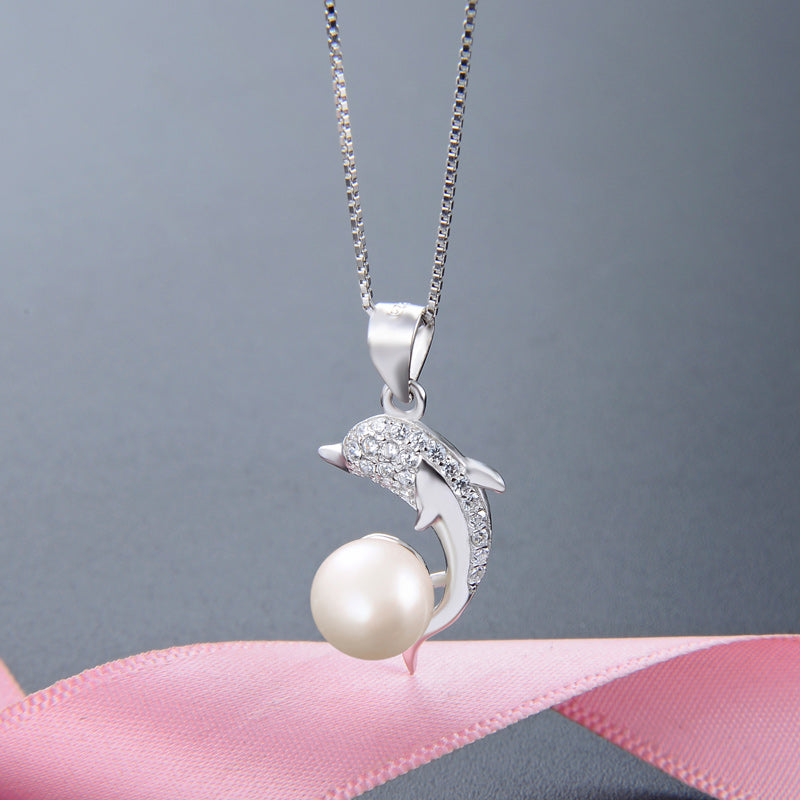 What is a cultured pearl necklace worth