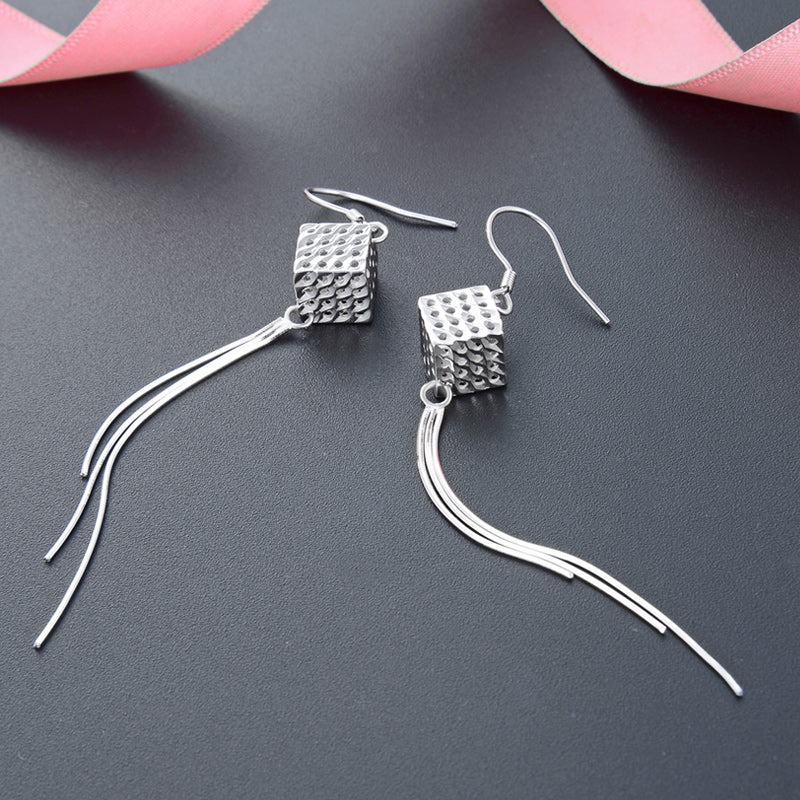 Trendy hook earrings