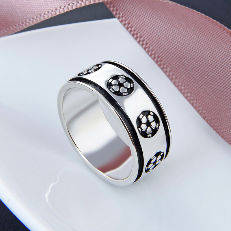 Where to wear wedding rings