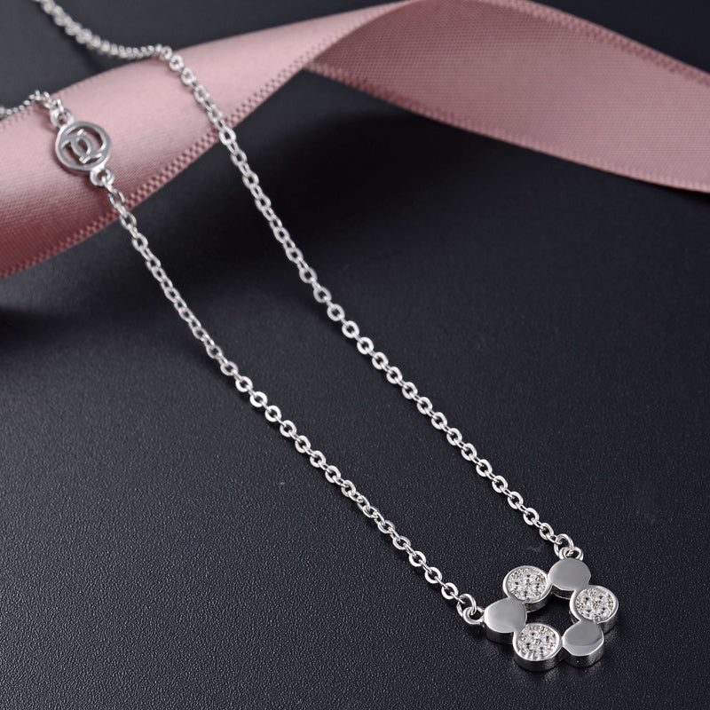 Sparkling silver necklace